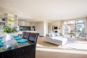 Sunny home with stunning views
